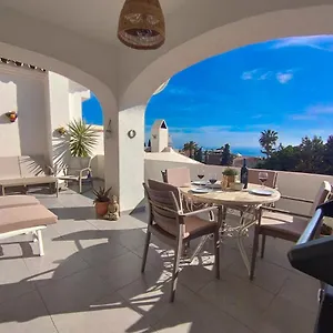 https://beautiful-apartment-with-jacuzzi-and-sea-view.hotelsinnerja.org